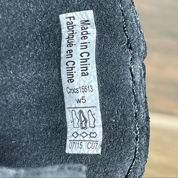 CROCS Cobbler Buckle Black Leather Cushioned Clogs - Picture 9 of 13